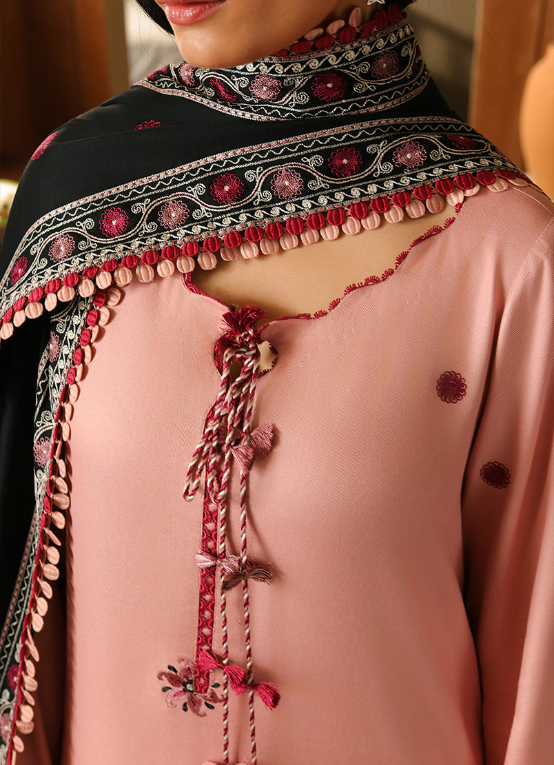Image winterkari 26 winterrose– detail view 2 Image Winterkari 26 Winterrose– detail view 2