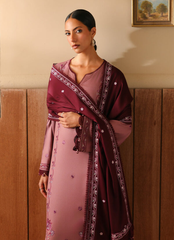 Image Winterkari 26 Berrydusk– alternate view Image Winterkari 26 Berrydusk– alternate view