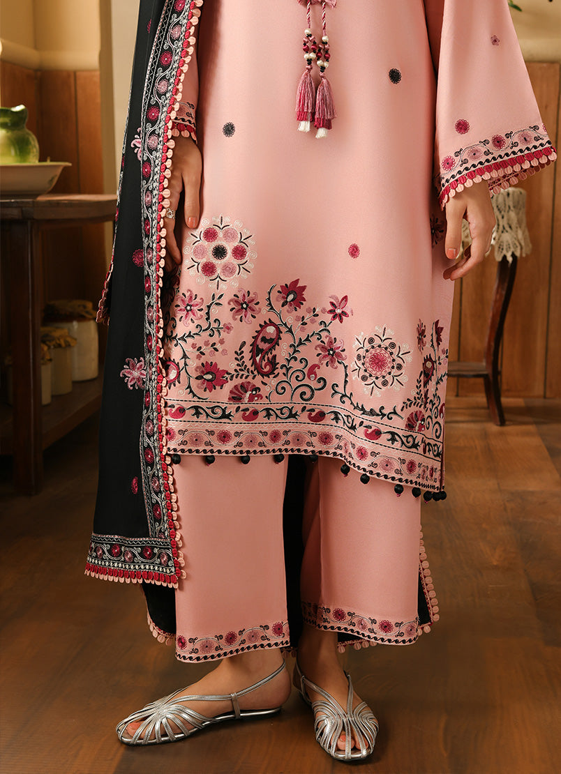 Image winterkari 26 winterrose– detail view 3 Image Winterkari 26 Winterrose– detail view 3