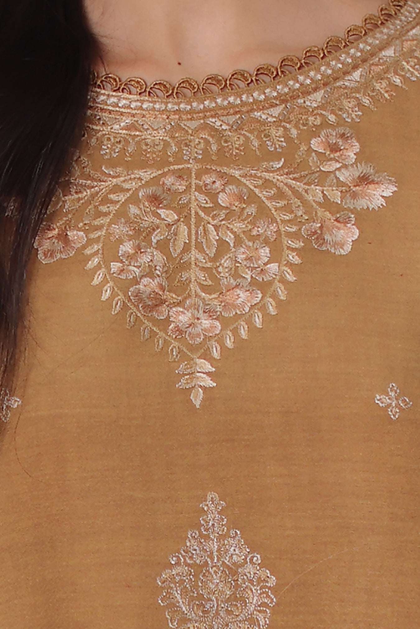 Noor by saadia asad winter embroidered printskhas 26 d10 a - autumn saffron– detail view 6 Noor by Saadia Asad Winter Embroidered Printskhas 26 D10 A - Autumn Saffron– detail view 6