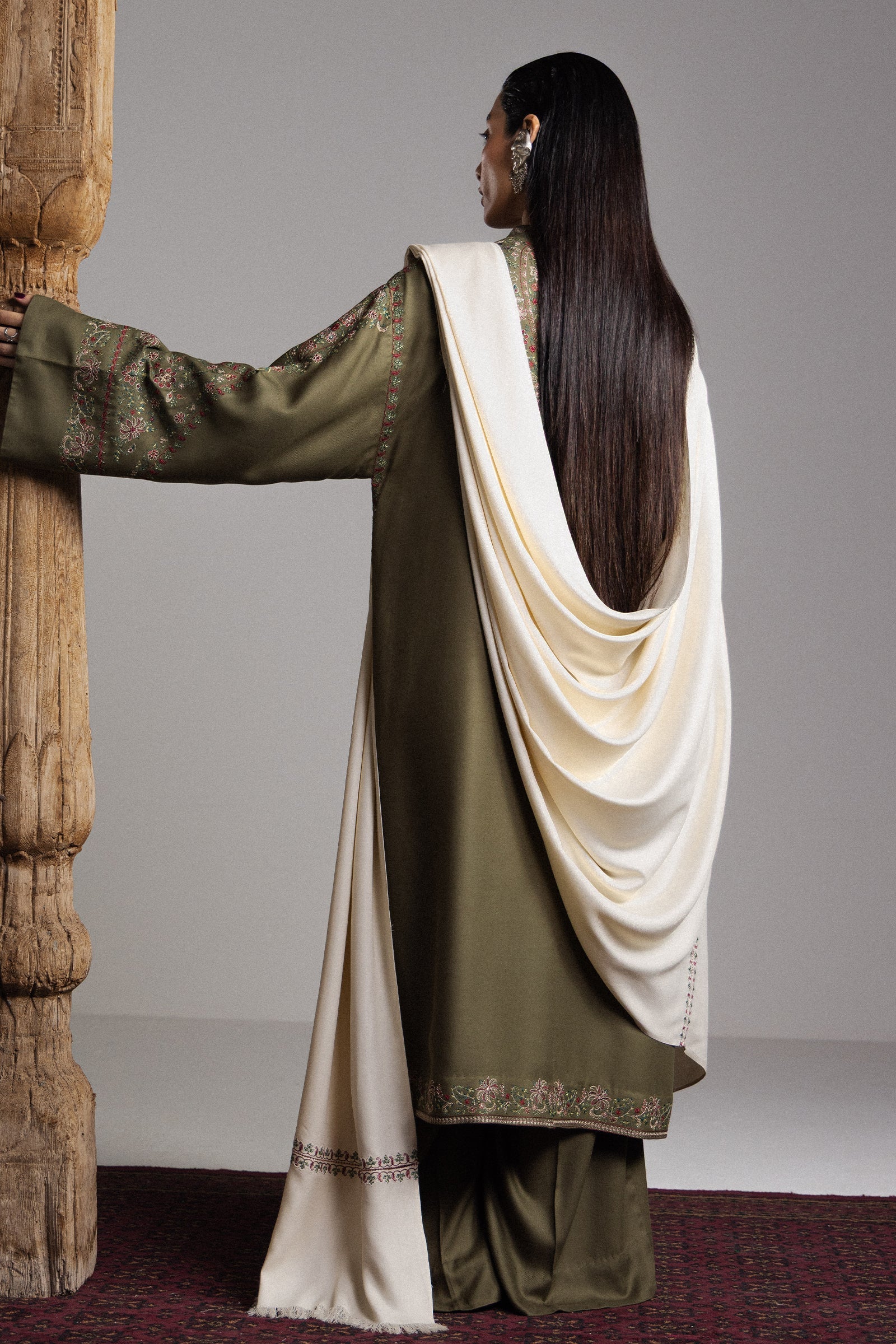 Zara shahjahan saraab winter unstitched chinar-d2– detail view 5 Zara Shahjahan Saraab Winter Unstitched CHINAR-D2– detail view 5