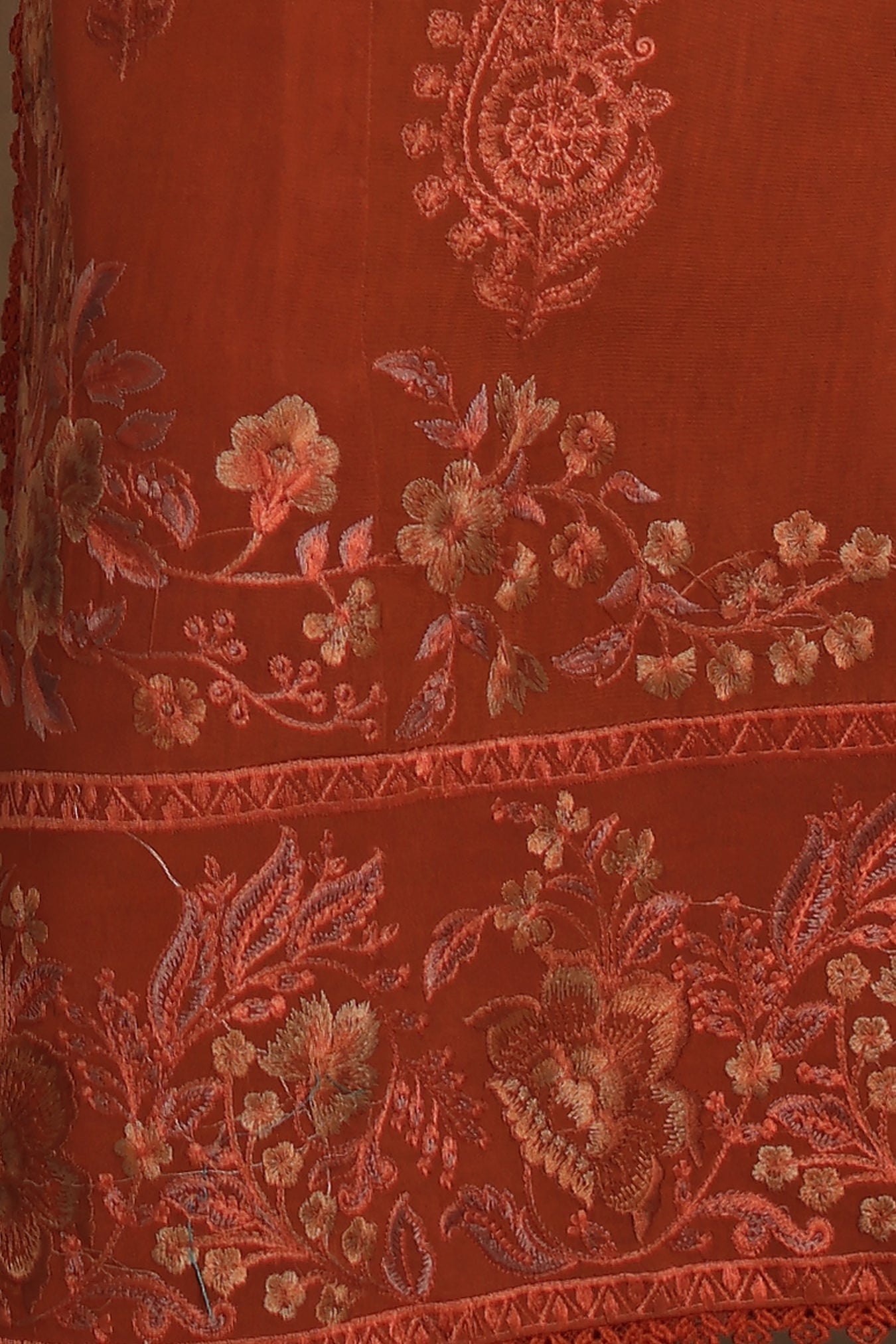 Noor by saadia asad winter embroidered printskhas 26 d10 b - burnt terracotta– detail view 8 Noor by Saadia Asad Winter Embroidered Printskhas 26 D10 B - Burnt Terracotta– detail view 8