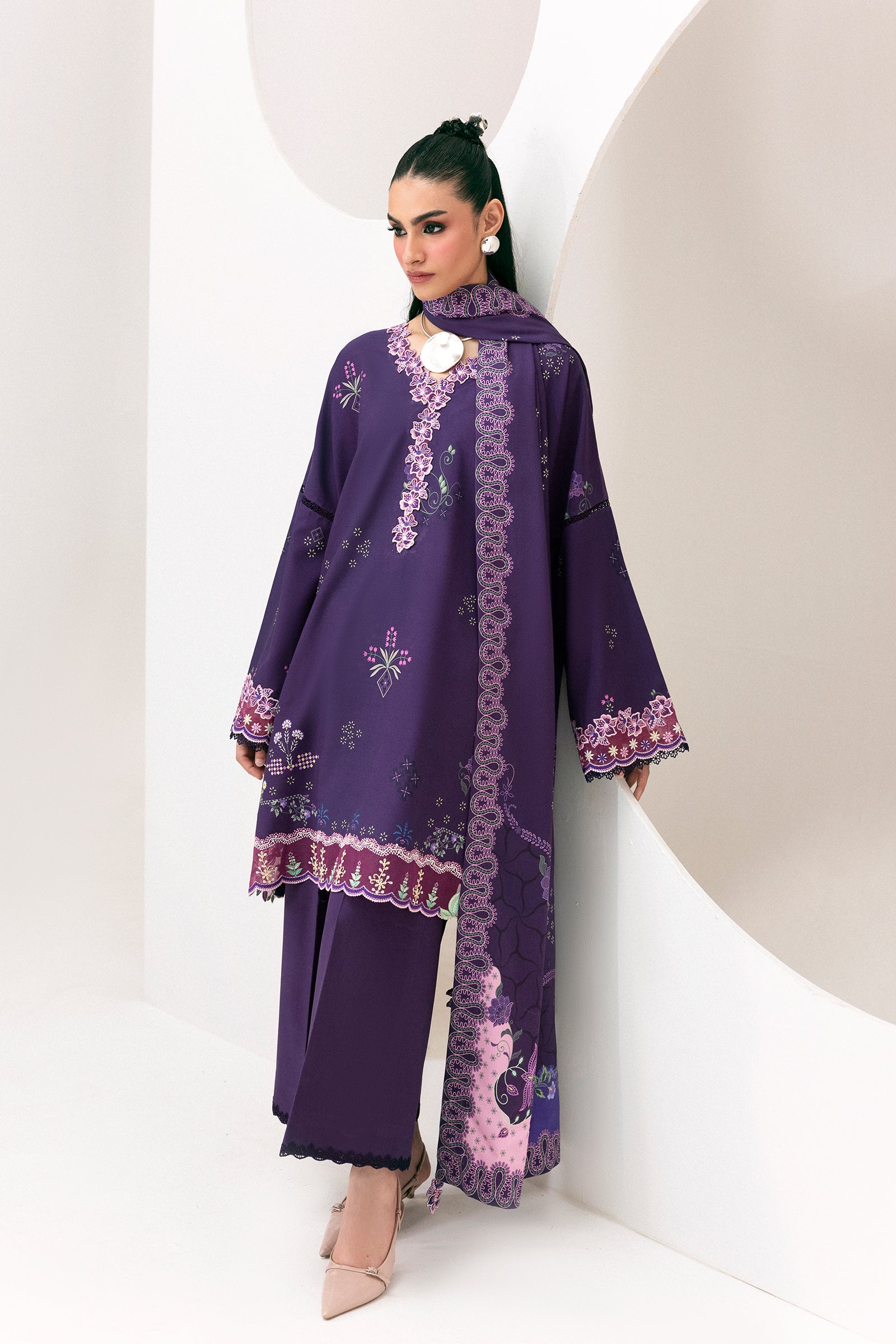 Qalamkar qprints winter 26 qpw-09 (a) ramsha– alternate view Qalamkar QPrints Winter 26 QPW-09 (A) Ramsha– alternate view