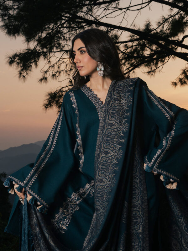 Alternative view of Izel Musafir Winter 26 ADAA