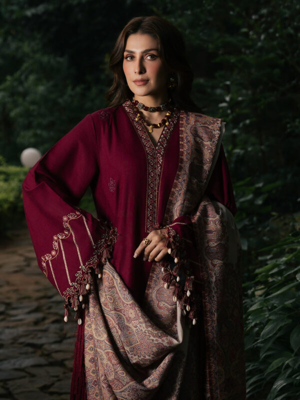 Alternative view of Izel Musafir Winter 26 AFROZE
