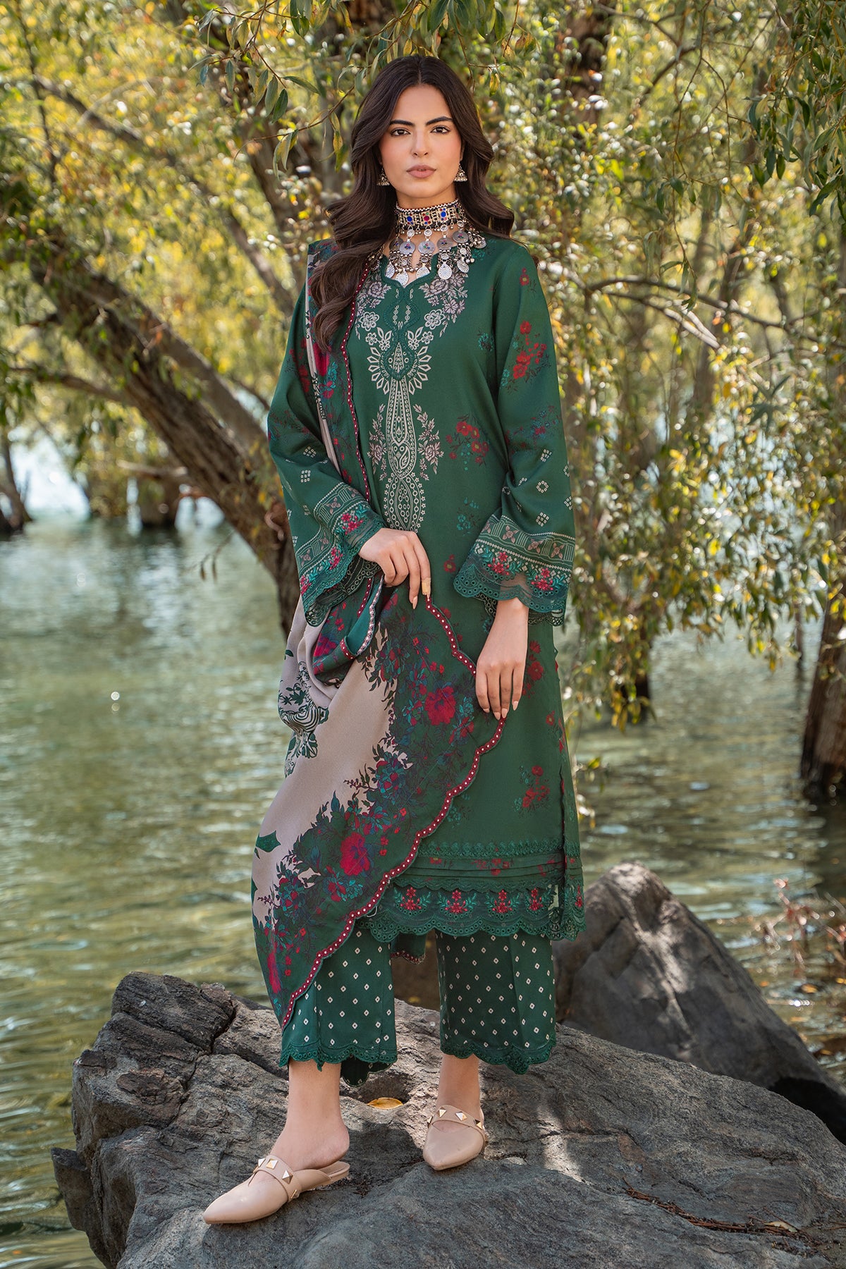 Charizma combination collection 3-pc unstitched embroidered linen collection ccw7-14– detail view 2 Charizma Combination Collection 3-PC Unstitched Embroidered Linen Collection CCW7-14– detail view 2