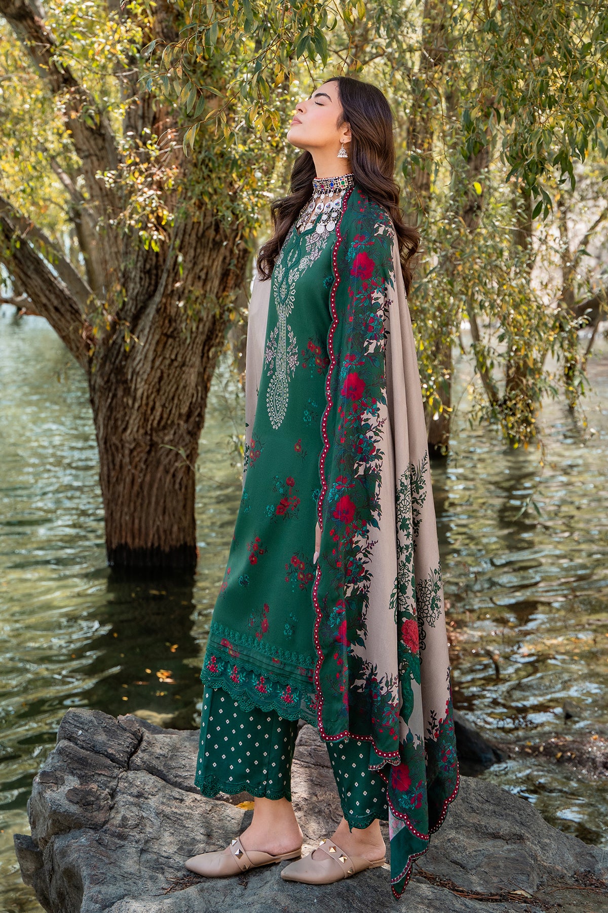 Charizma combination collection 3-pc unstitched embroidered linen collection ccw7-14– detail view 3 Charizma Combination Collection 3-PC Unstitched Embroidered Linen Collection CCW7-14– detail view 3