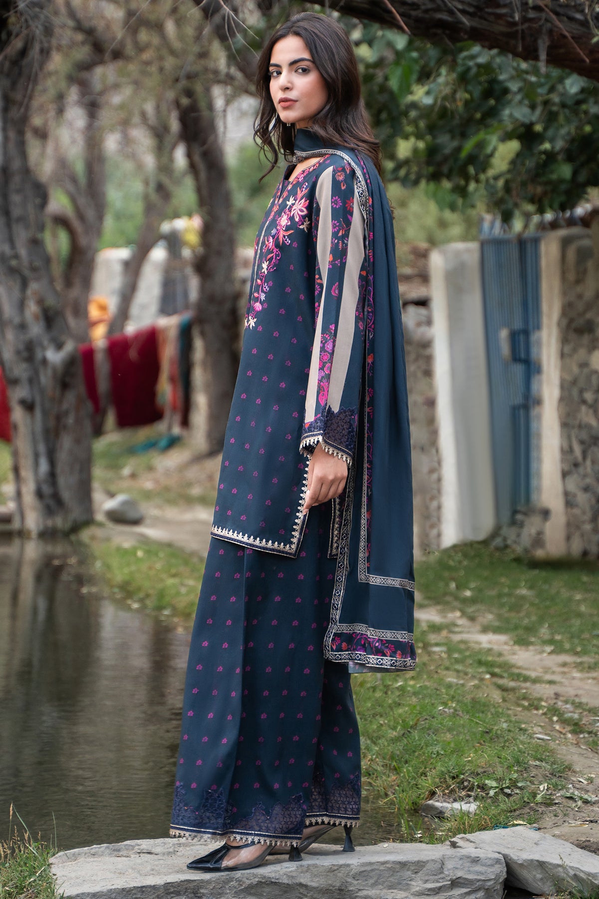 Charizma aniq winter collection 3-pc unstitched embroidered linen collection anw7-11 Charizma Aniq Winter Collection 3-PC Unstitched Embroidered Linen Collection ANW7-11