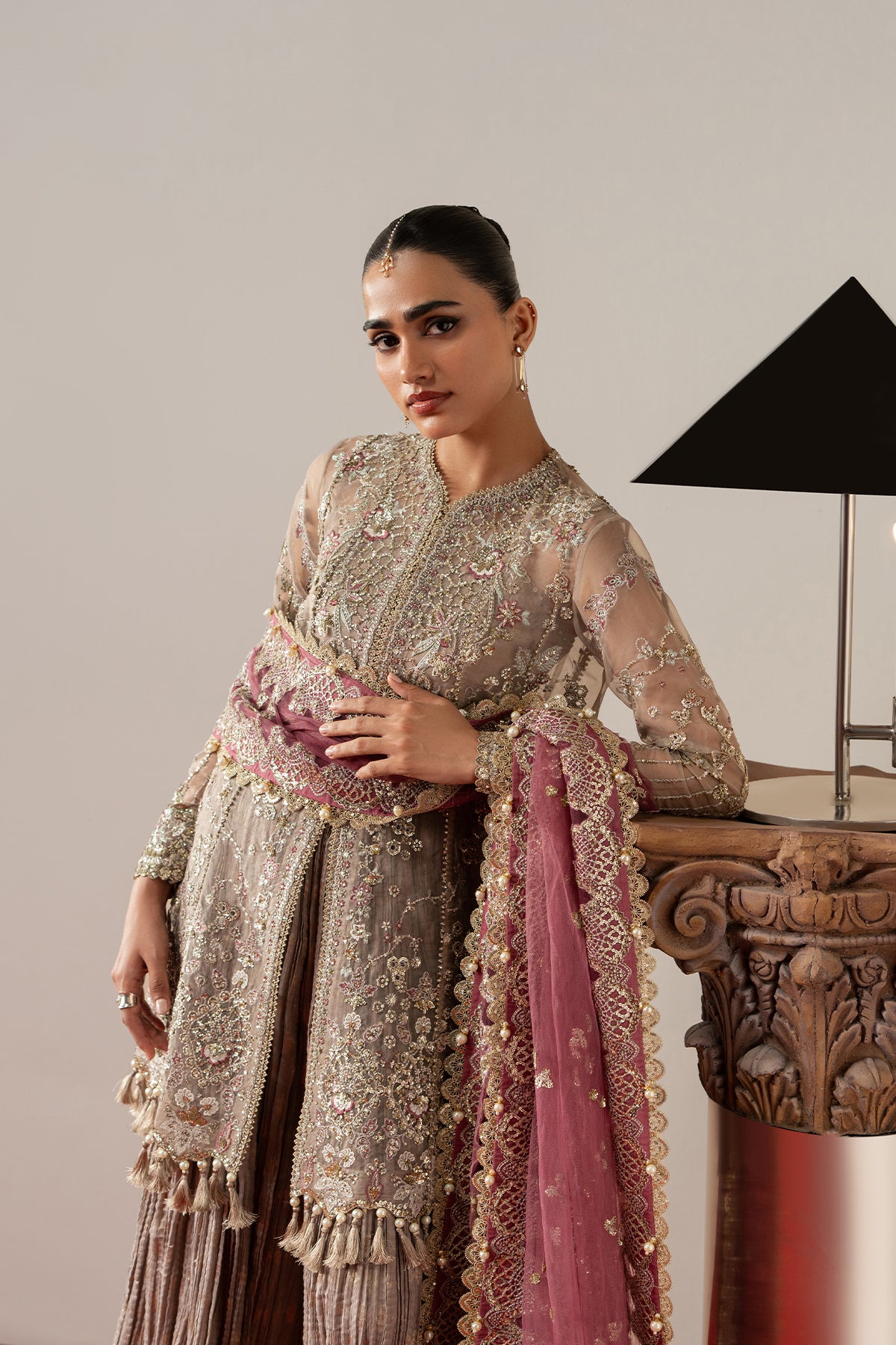Dsc07367_1 Afrozeh Aure 26 Gilded Grace– DSC07367 1