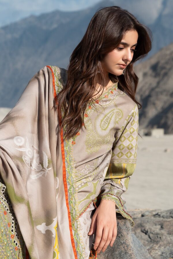 Charizma combination collection 3-pc unstitched embroidered linen collection ccw7-19– detail view 3 Charizma Combination Collection 3-PC Unstitched Embroidered Linen Collection CCW7-19– detail view 3