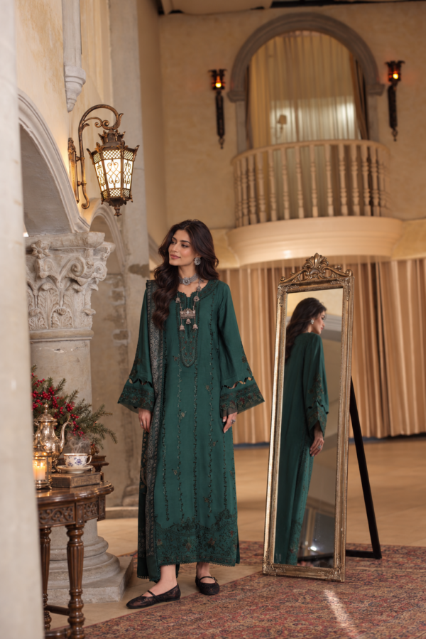 Noor by saadia asad winter embroidered printskhas 26 d5 b - teal nocturne– detail view 4 Noor by Saadia Asad Winter Embroidered Printskhas 26 D5 B - Teal Nocturne– detail view 4