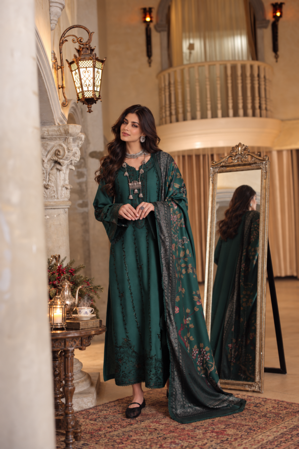 Noor by saadia asad winter embroidered printskhas 26 d5 b - teal nocturne– detail view 5 Noor by Saadia Asad Winter Embroidered Printskhas 26 D5 B - Teal Nocturne– detail view 5
