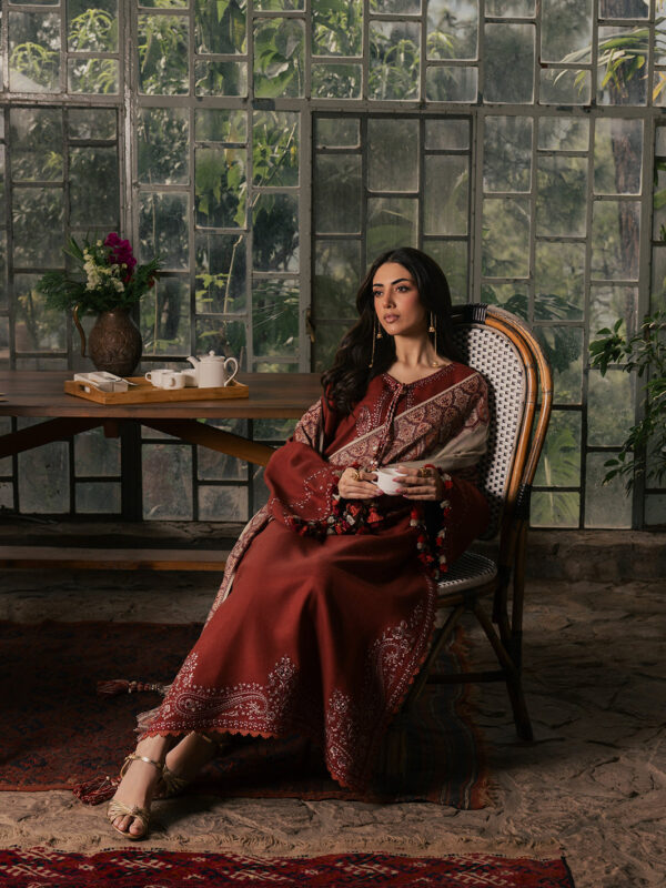 Alternative view of Izel Musafir Winter 26 SAHAL
