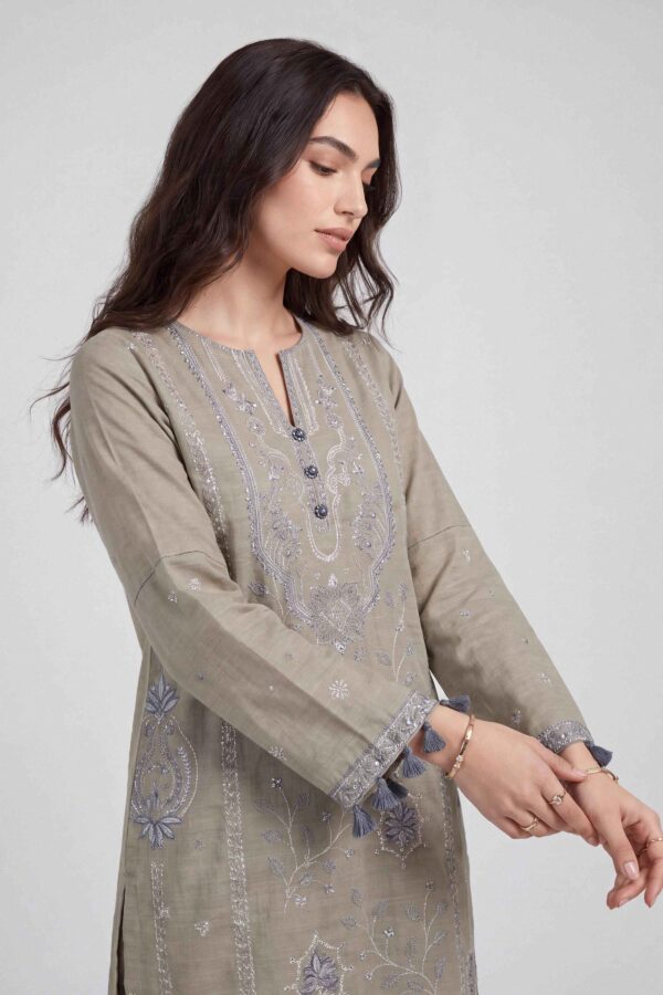 U2ste-nisha26wv1-80-_3 Nishat Linen Every Version of You Winter 26 2 Piece - Embroidered Suit - U2STE-NISHA26WV1-80– U2STE-NISHA26WV1-80- 3