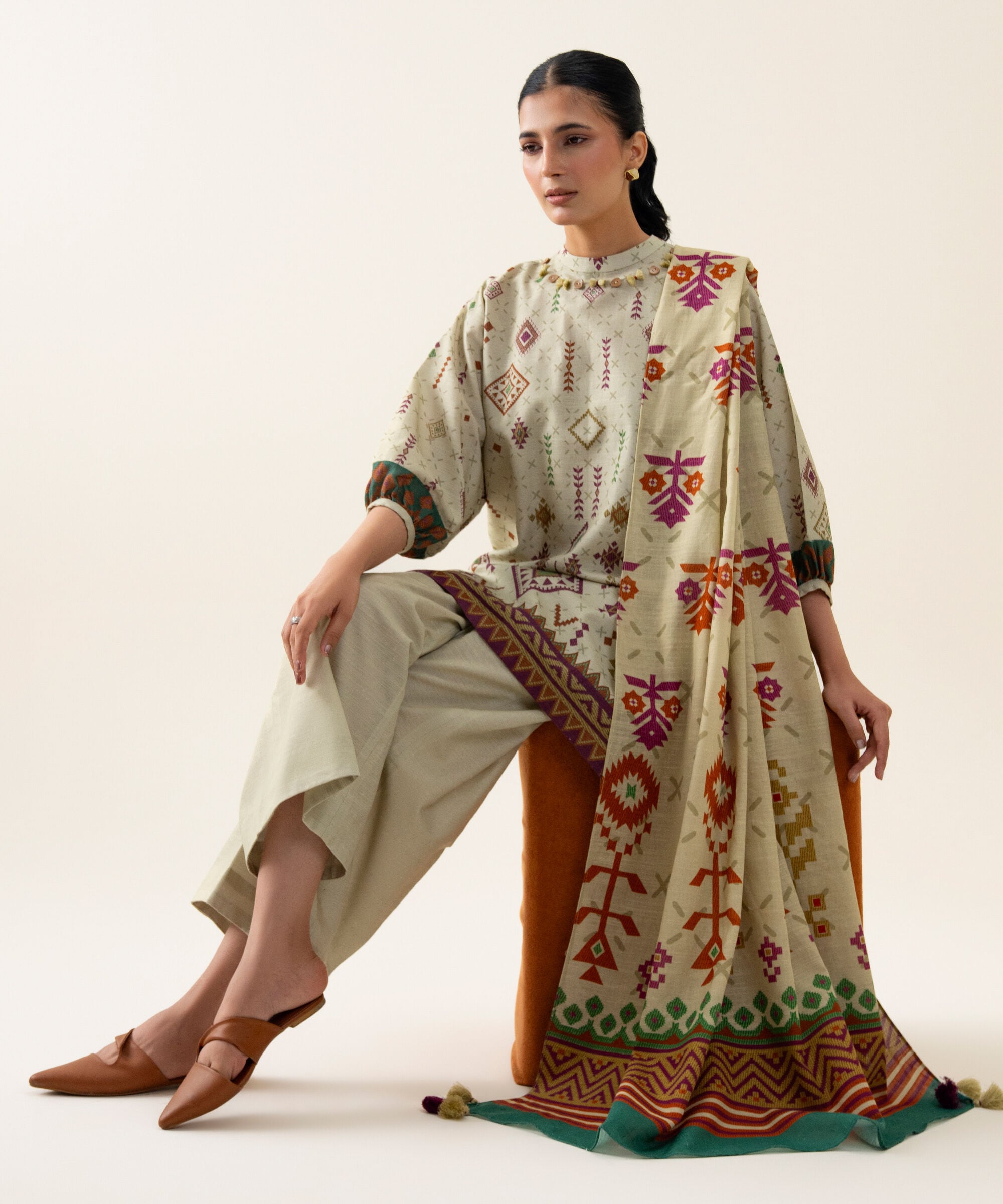 U3pds26v9118_2 Sapphire Unstitched Fall Winter 26 3 PIECE - PRINTED PREMIUM KHADDAR SUIT | U3PDS26V9118