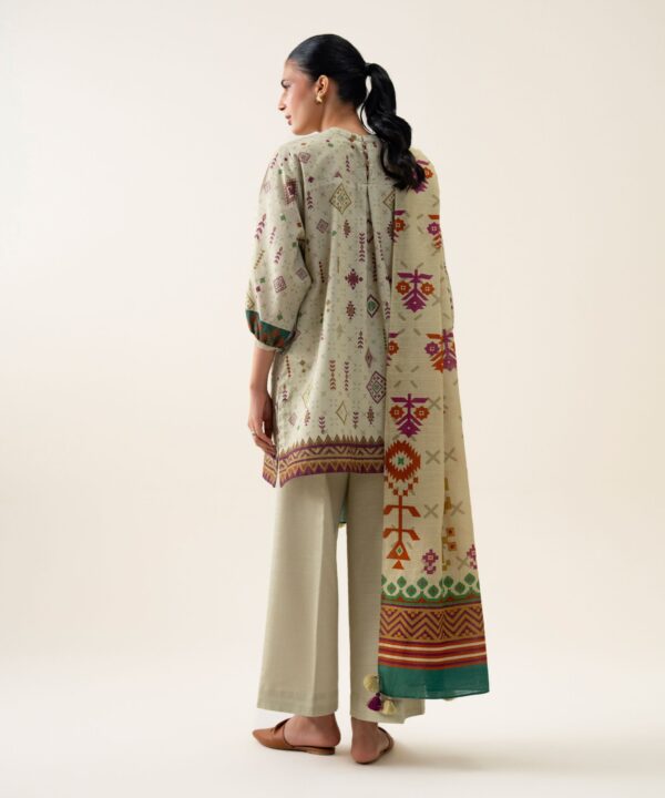 U3pds26v9118_5 Sapphire Unstitched Fall Winter 26 3 PIECE - PRINTED PREMIUM KHADDAR SUIT | U3PDS26V9118– U3PDS26V9118 5