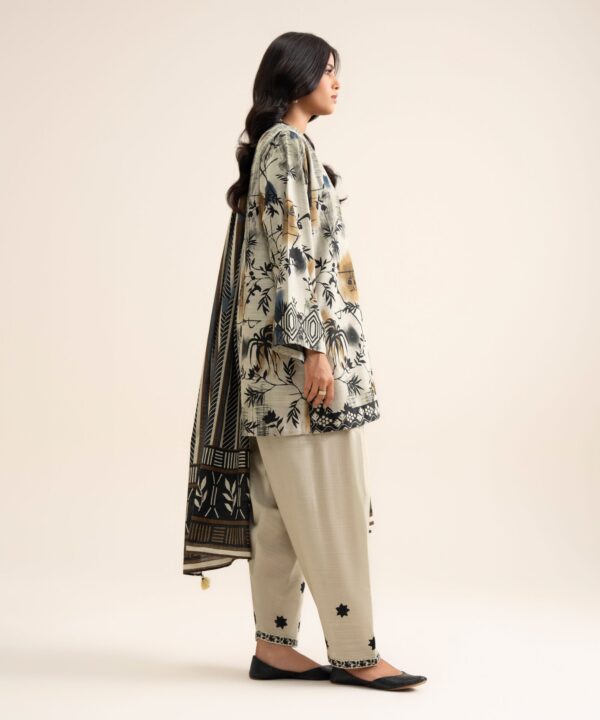 U3pdys26v948_4 Sapphire Unstitched Fall Winter 26 3 Piece - Printed Light Khaddar Suit | U3PDYS26V948– U3PDYS26V948 4