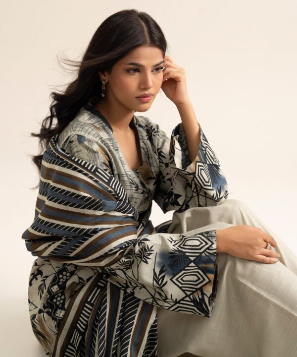 U3pdys26v948_6 Sapphire Unstitched Fall Winter 26 3 Piece - Printed Light Khaddar Suit | U3PDYS26V948– U3PDYS26V948 6