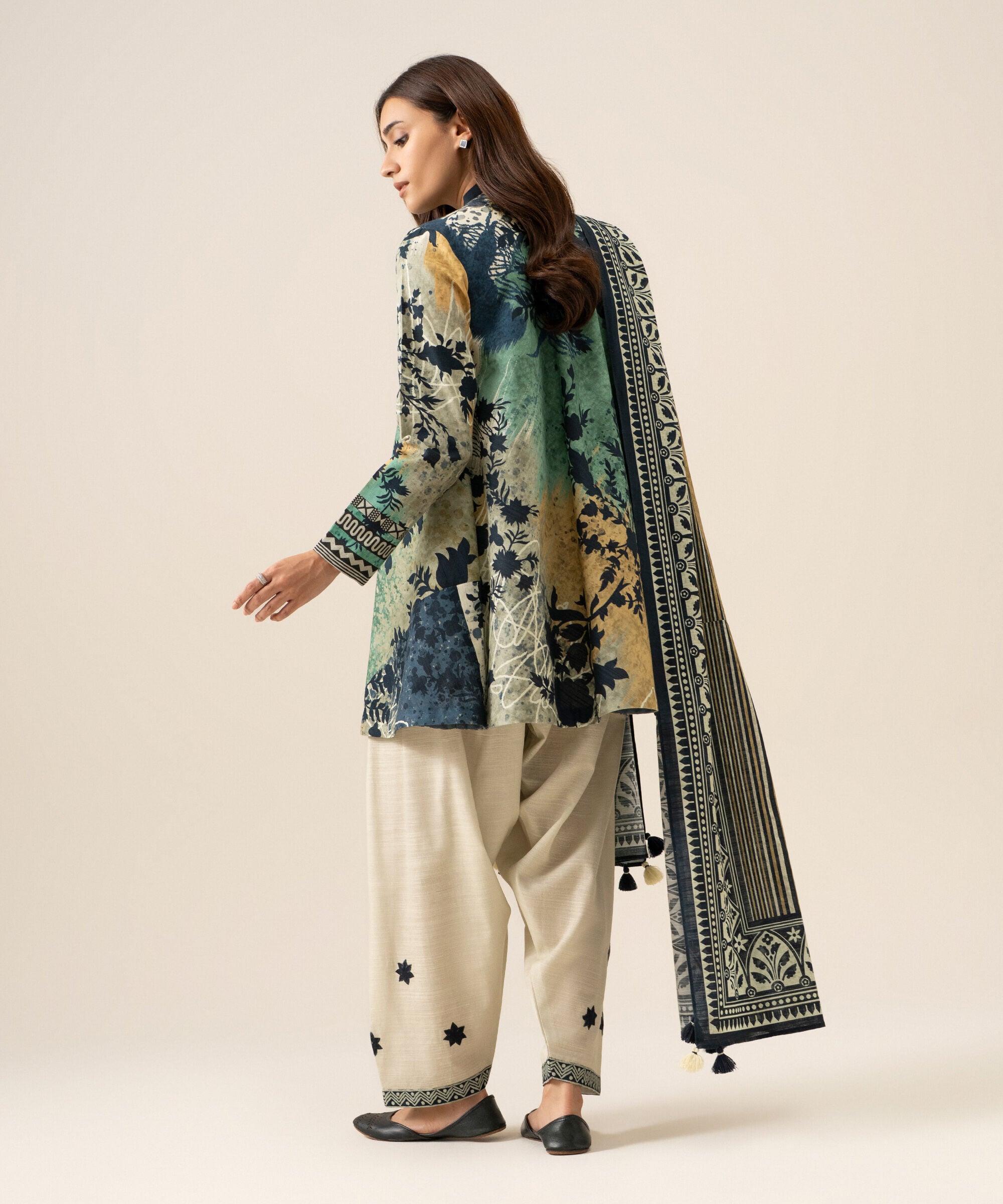 U3pdys26v949_5 Sapphire Unstitched Fall Winter 26 3 Piece - Printed Light Khaddar Suit | U3PDYS26V949– U3PDYS26V949 5