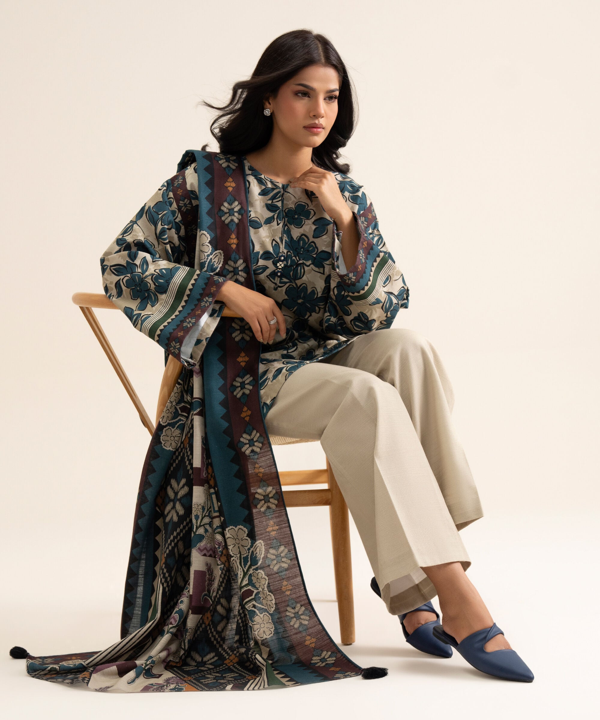 U3pdys26v961_2 Sapphire Unstitched Fall Winter 26 3 Piece - Printed Light Khaddar Suit | U3PDYS26V961