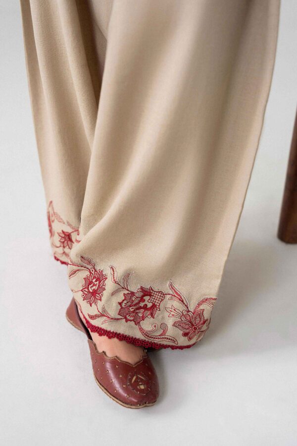 U3pe-nisha26wv1-148-_4 Nishat Linen Every Version of You Winter 26 2 Piece - Embroidered Suit - U3PE-NISHA26WV1-148– U3PE-NISHA26WV1-148- 4