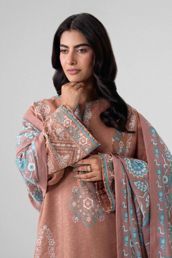 U3pe-nisha26wv1-220-_11 Nishat Linen Every Version of You Winter 26 3 Piece - Printed Embroidered Suit - U3PE-NISHA26WV1-220– U3PE-NISHA26WV1-220- 11