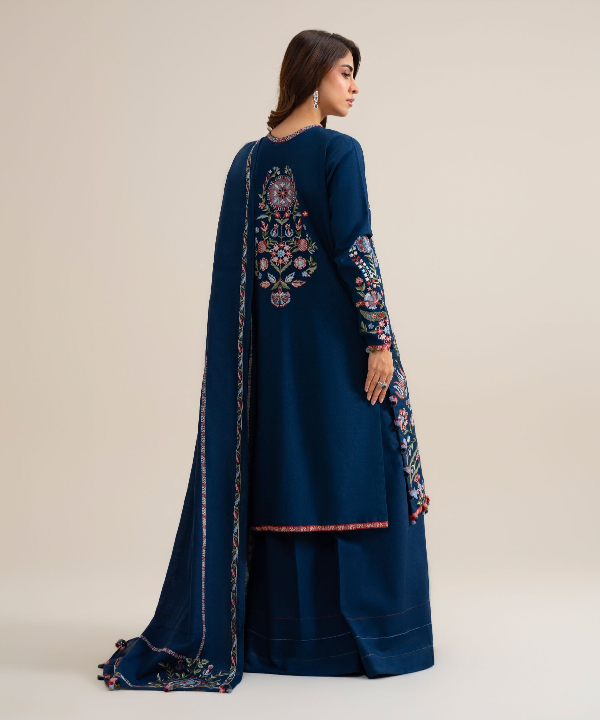 U3pelx26v926_4 Sapphire Unstitched Fall Winter 26 3 PIECE - EMBROIDERED KHADDAR SUIT | U3PELX26V926– U3PELX26V926 4