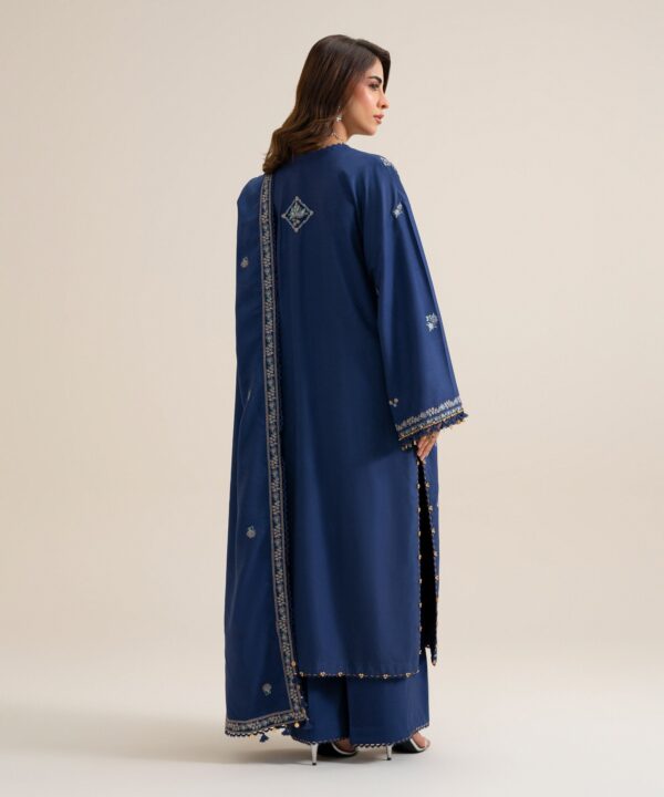 U3pelx26v946_4 Sapphire Unstitched Fall Winter 26 3 PIECE - EMBROIDERED COTTON TWILL SUIT | U3PELX26V946– U3PELX26V946 4