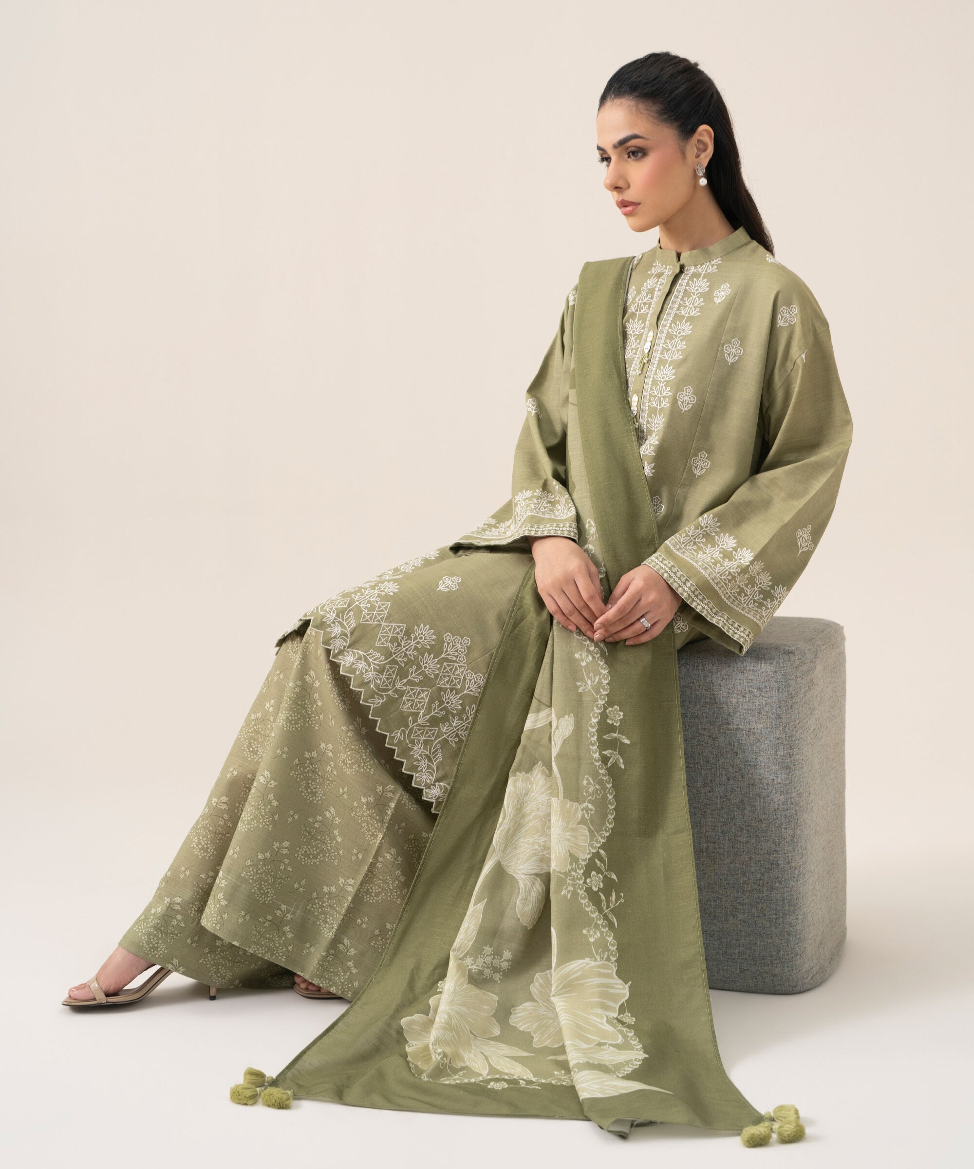 U3pesg26v915_2 Sapphire Unstitched Fall Winter 26 3 Piece - Embroidered Khaddar Suit | U3PESG26V915