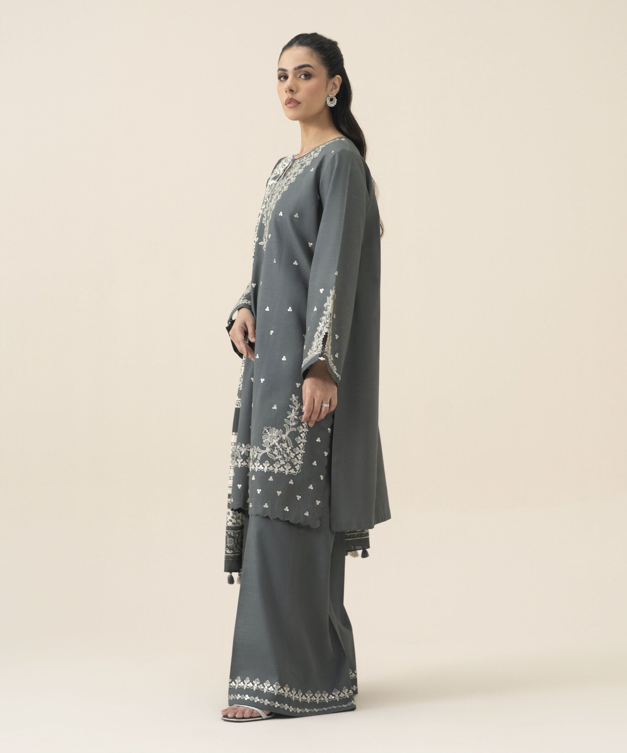 U3pesg26v925_3 Sapphire Unstitched Fall Winter 26 3 Piece - Embroidered Khaddar Suit | U3PESG26V925– U3PESG26V925 3