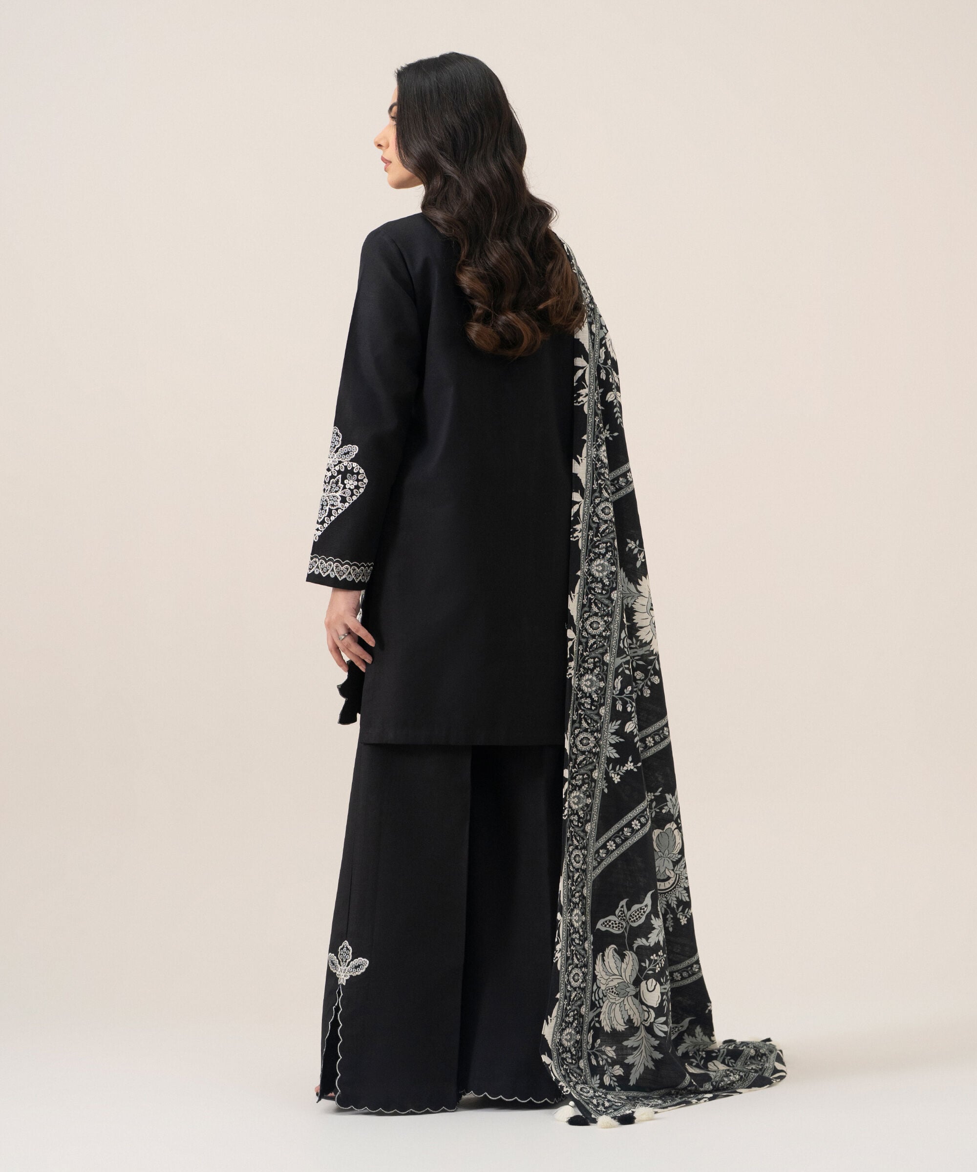U3pesg26v928_4 Sapphire Unstitched Fall Winter 26 3 Piece - Embroidered Khaddar Suit | U3PESG26V928– U3PESG26V928 4