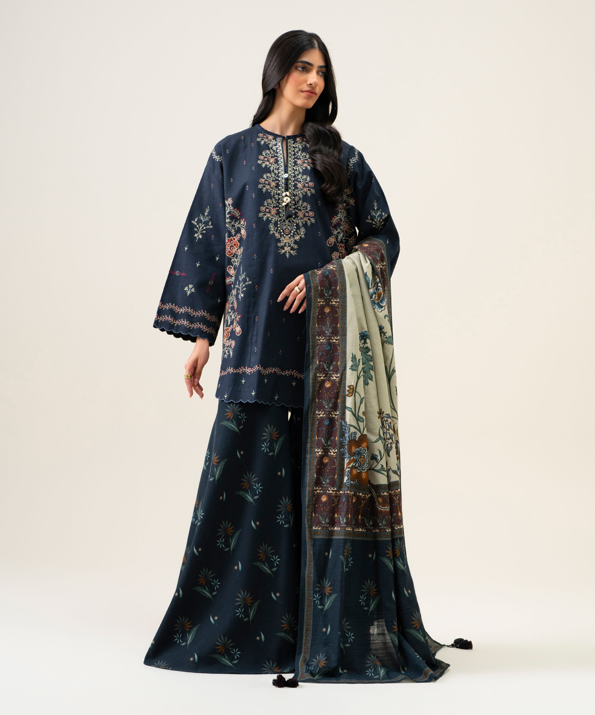 U3pesg26v957_2 Sapphire Unstitched Fall Winter 26 3 PIECE - EMBROIDERED LIGHT KHADDAR SUIT | U3PESG26V957
