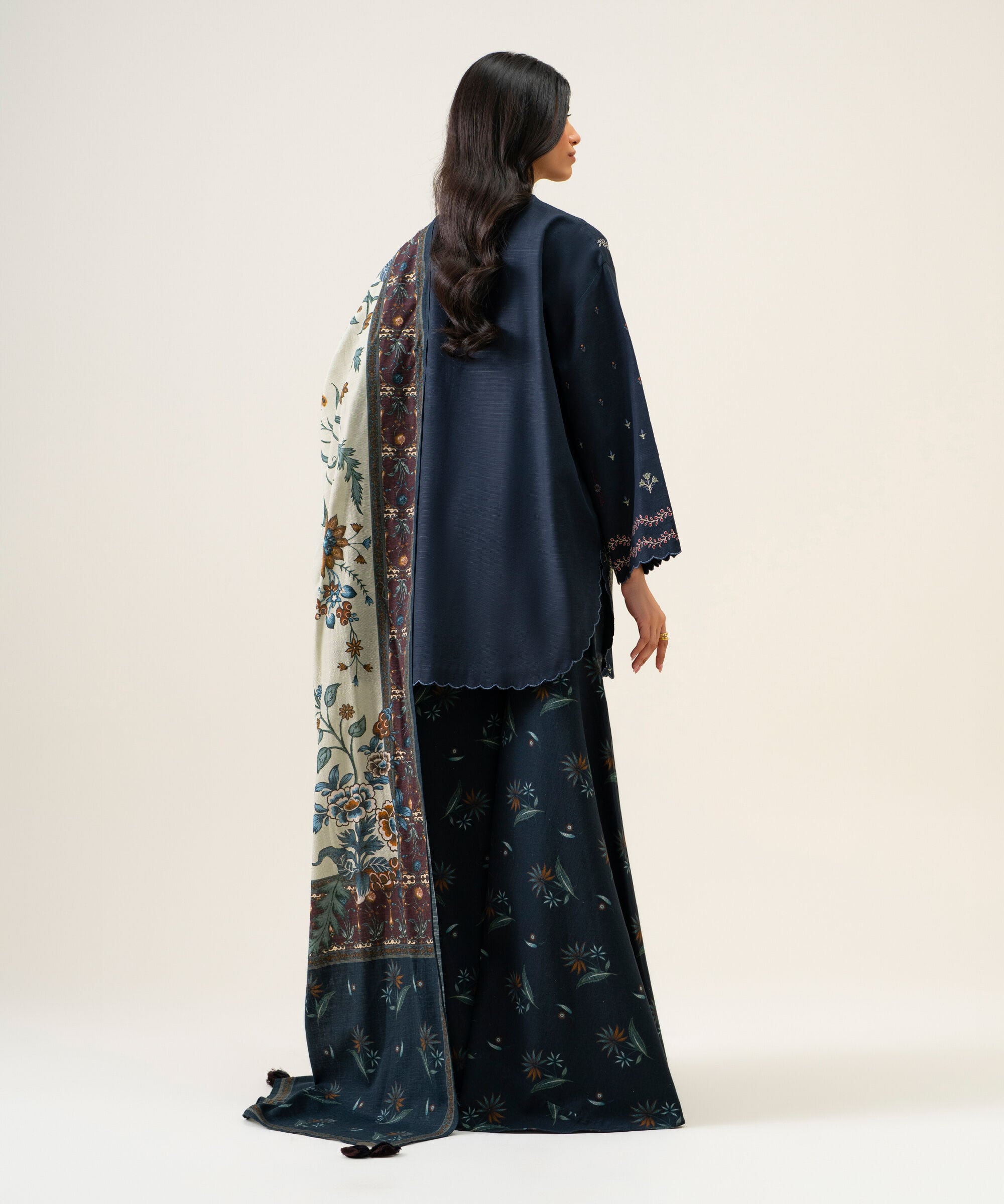 U3pesg26v957_4 Sapphire Unstitched Fall Winter 26 3 PIECE - EMBROIDERED LIGHT KHADDAR SUIT | U3PESG26V957– U3PESG26V957 4
