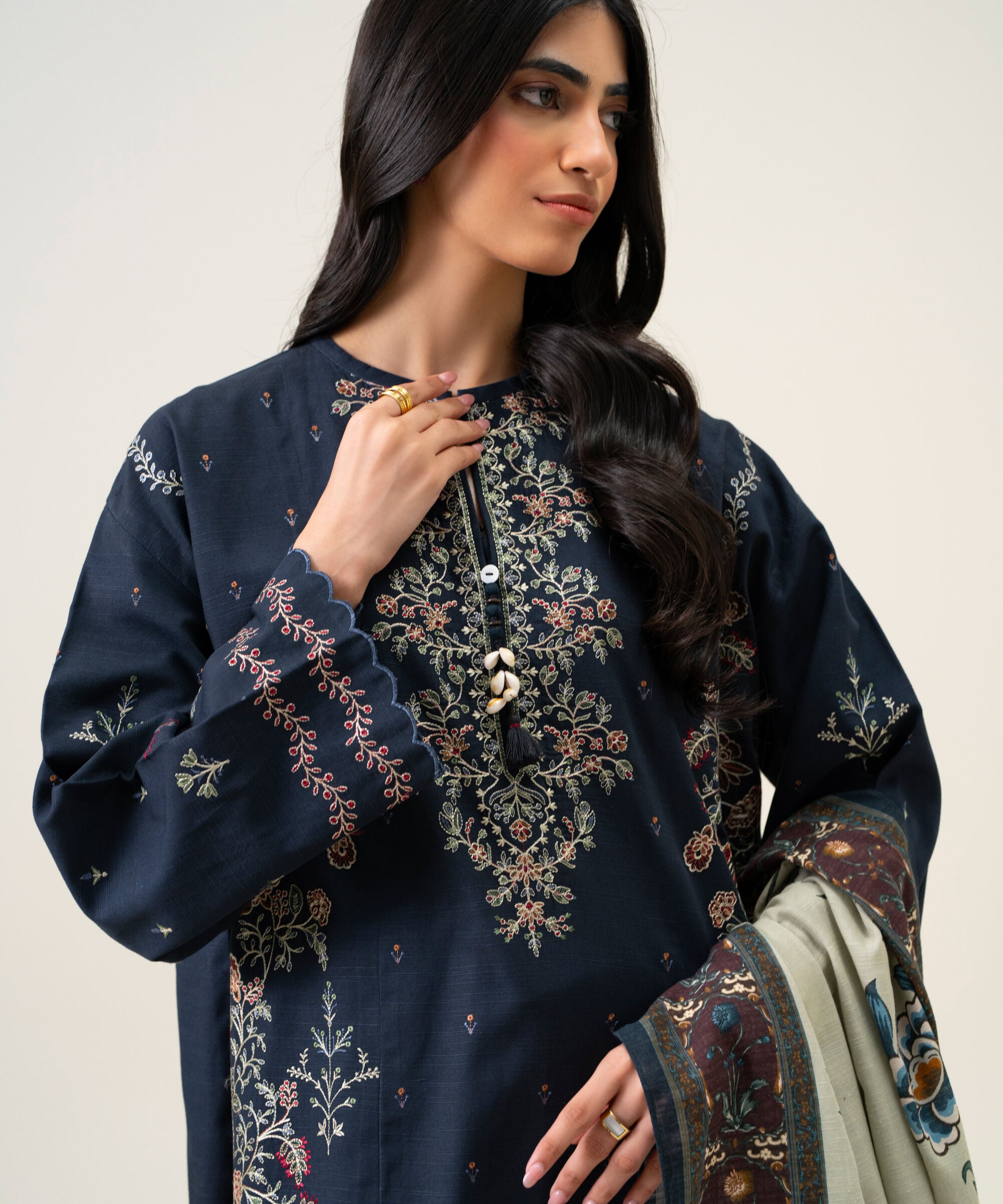 U3pesg26v957_5 Sapphire Unstitched Fall Winter 26 3 PIECE - EMBROIDERED LIGHT KHADDAR SUIT | U3PESG26V957– U3PESG26V957 5