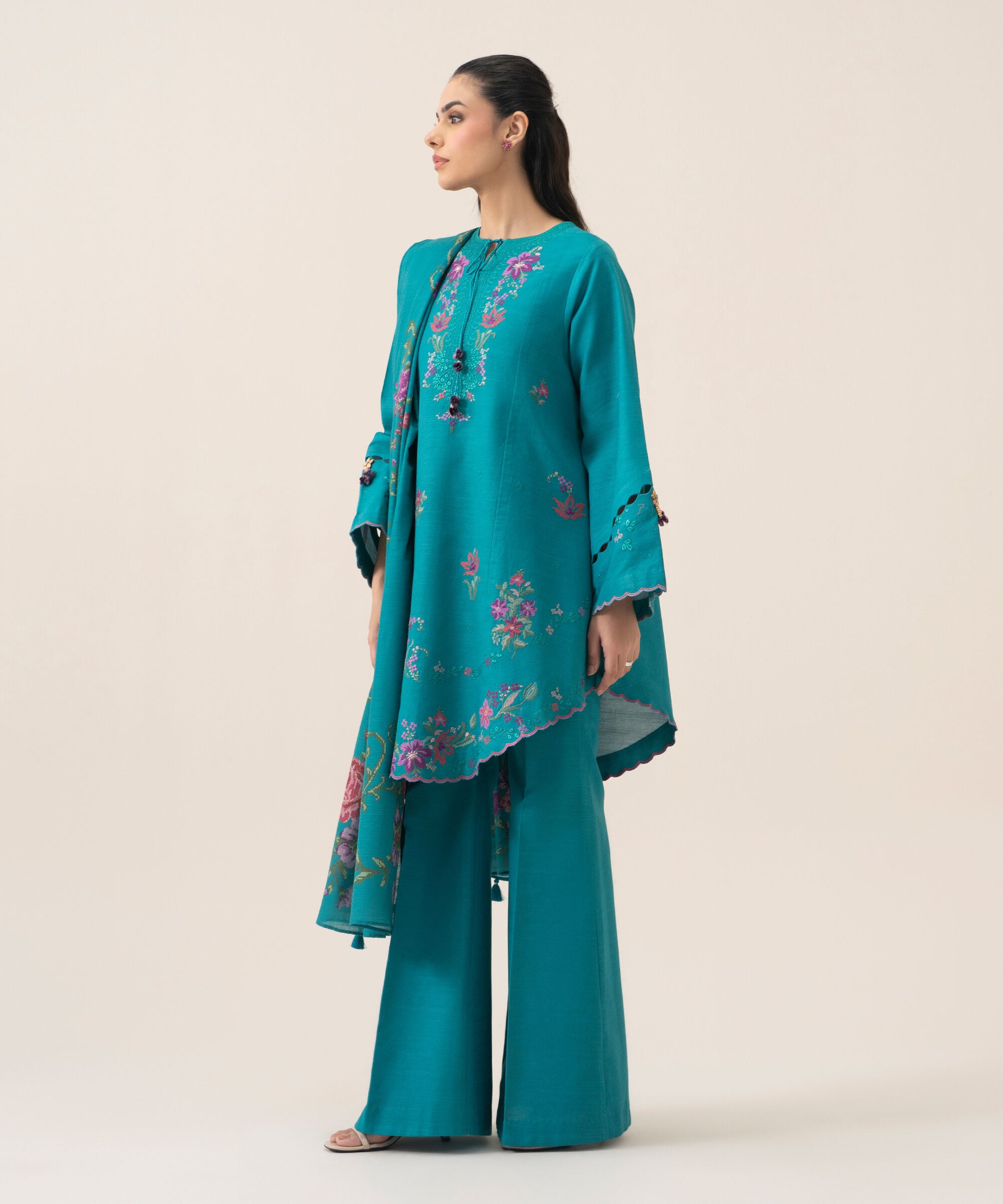 U3pest26v916_3 Sapphire Unstitched Fall Winter 26 3 Piece - Embroidered Khaddar Suit | U3PEST26V916– U3PEST26V916 3