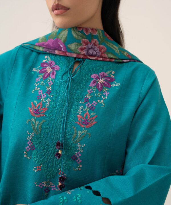 U3pest26v916_5 Sapphire Unstitched Fall Winter 26 3 Piece - Embroidered Khaddar Suit | U3PEST26V916– U3PEST26V916 5