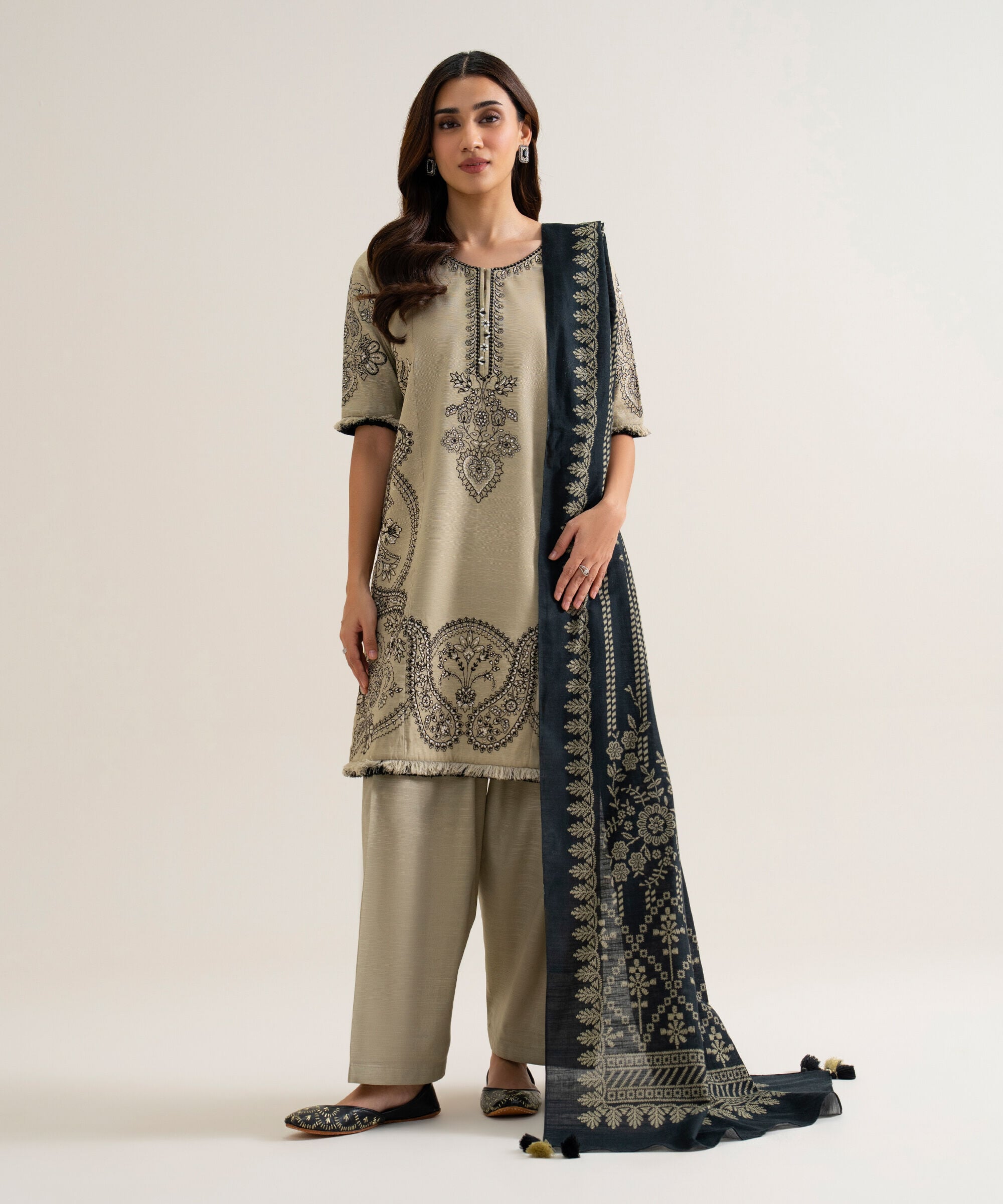 U3pest26v933_3 Sapphire Unstitched Fall Winter 26 3 PIECE - EMBROIDERED LIGHT KHADDAR SUIT | U3PEST26V933– U3PEST26V933 3