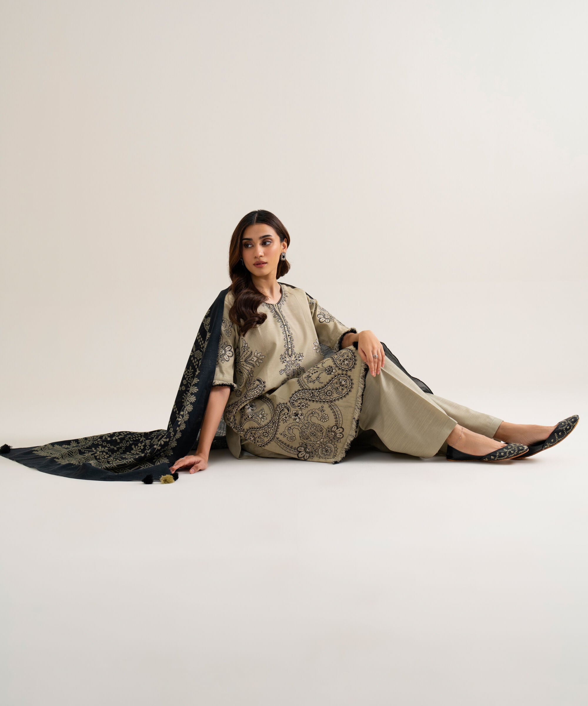 U3pest26v933_6 Sapphire Unstitched Fall Winter 26 3 PIECE - EMBROIDERED LIGHT KHADDAR SUIT | U3PEST26V933– U3PEST26V933 6