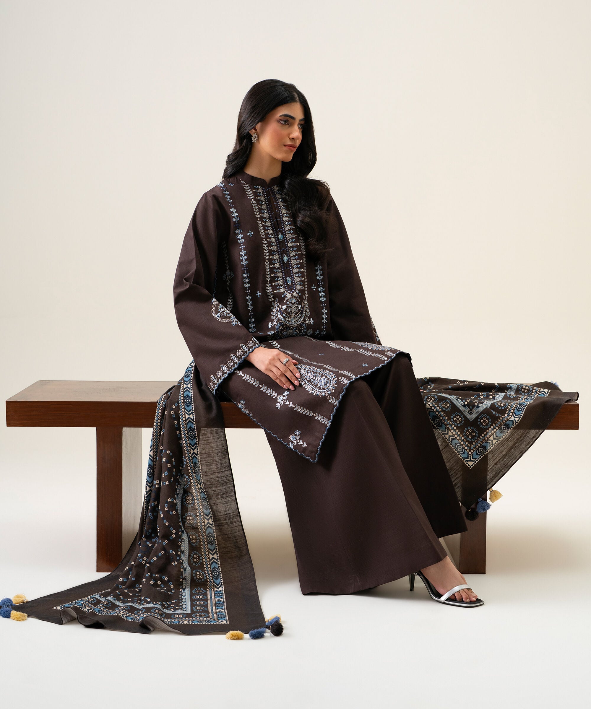 U3pest26v940_2 Sapphire Unstitched Fall Winter 26 3 PIECE - EMBROIDERED LIGHT KHADDAR SUIT | U3PEST26V940