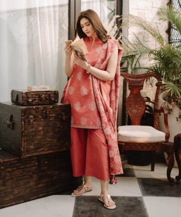 U3PESTS26V96_1 Sapphire Unstitched Fall Winter 26 3 Piece - Embroidered Khaddar Suit | U3PESTS26V96
