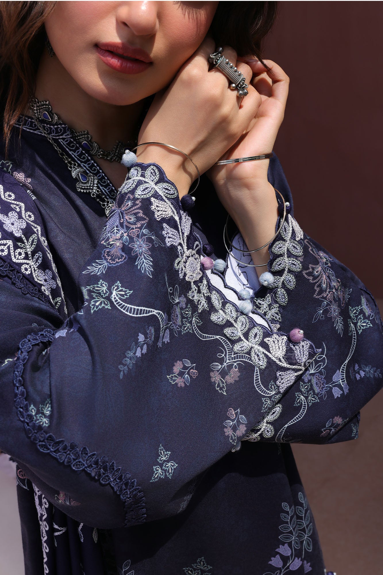 Untitled-1_0000_7i0a2482 Cross Stitch Winter Unstitched 26 IRIS BREEZE-3PC MARINA PRINTED SUIT– Untitled-1 0000 7I0A2482