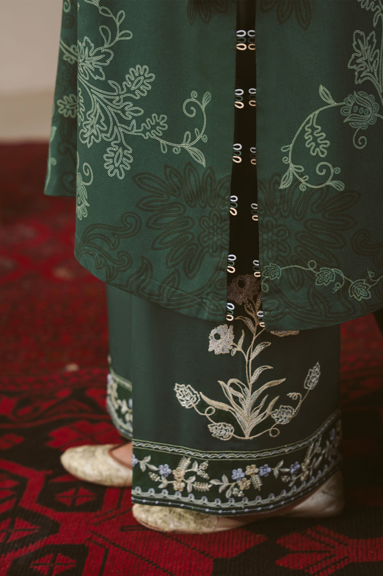 Untitled-1_0001_dsc00025 Cross Stitch Winter Unstitched 26 MEADOW GREEN-3PC LINEN PRINTED SUIT– Untitled-1 0001 DSC00025