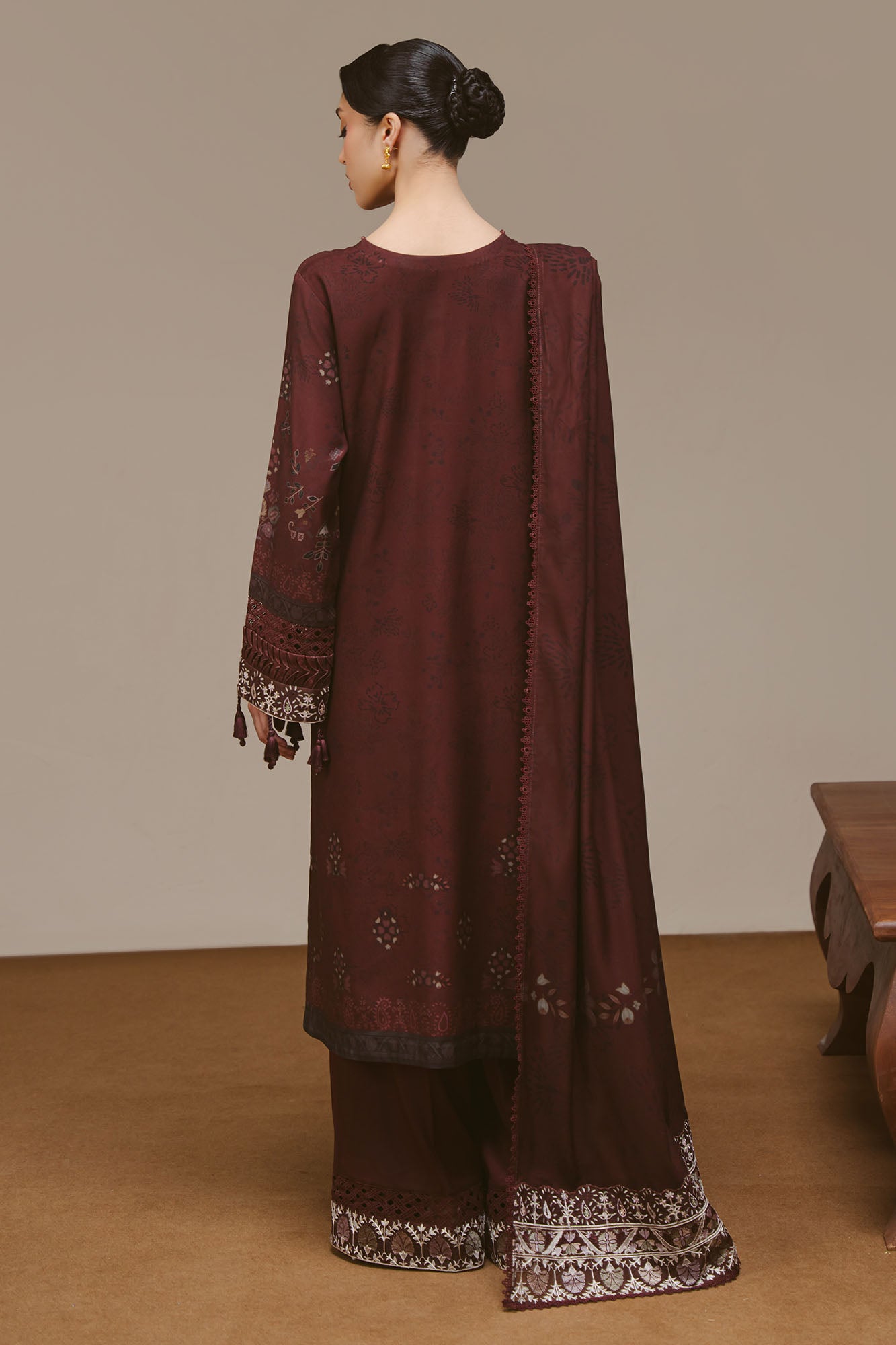 Untitled-1_0049_dsc01307 Cross Stitch Winter Unstitched 26 TERA THREADS- 3PC MARINA PRINTED SUIT– Untitled-1 0049 DSC01307