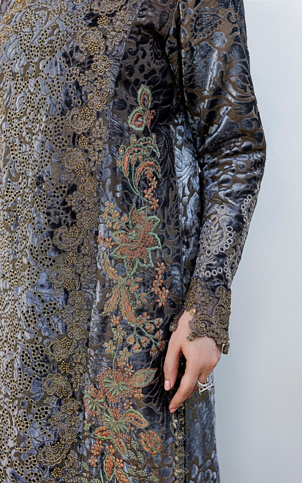 Wlxu-05_6 Asifa & Nabeel Plush Luxury Winter 26 Magnolia (WLXU-05) | 3pcs Embroidered Unstitched Winter– WLXU-05 6