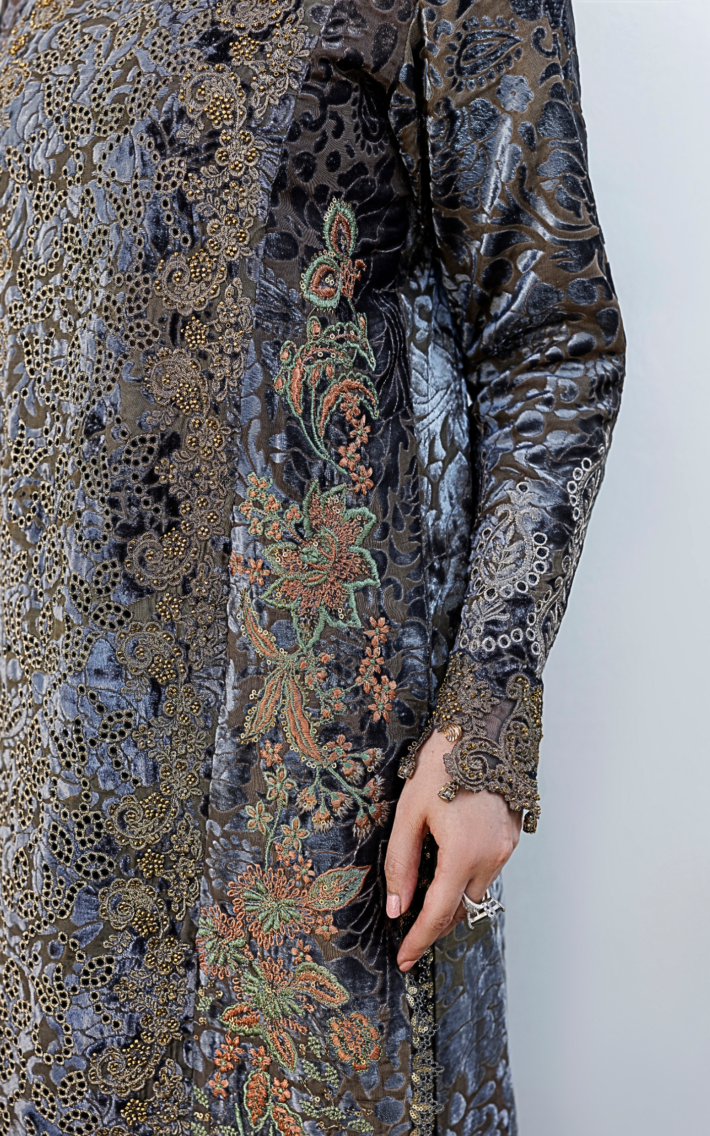 Wlxu-05_6 Asifa & Nabeel Plush Luxury Winter 26 Magnolia (WLXU-05) | 3pcs Embroidered Unstitched Winter– WLXU-05 6