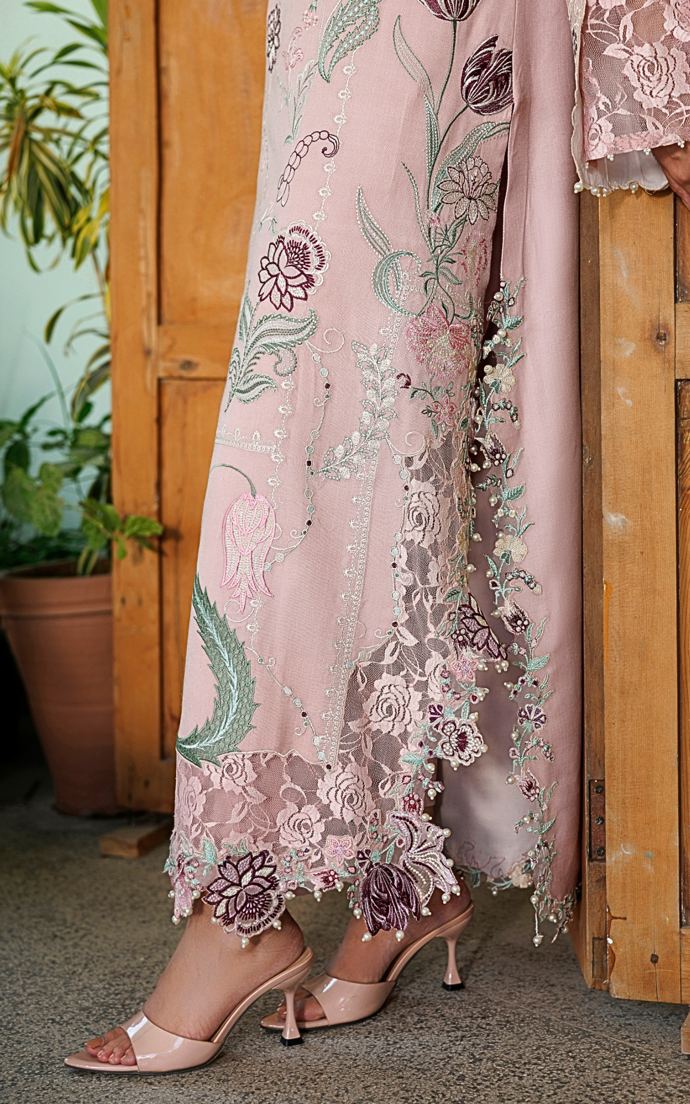 Wlxu-07_4 Asifa & Nabeel Plush Luxury Winter 26 Winter Rose (WLXU-07) | 3pcs Embroidered Unstitched Winter– WLXU-07 4
