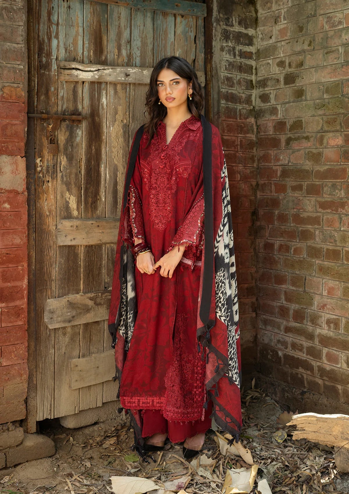 E8h0ht6voyqwkrtx039a Elaf Wilderness Pashmina Shawl Edit 26 EWR-5A CRIMSONWOOD