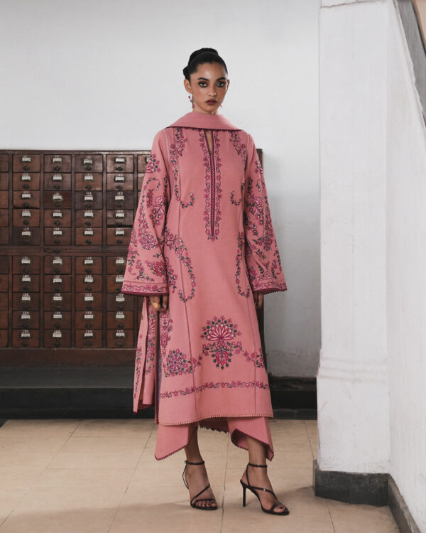 Forweb_0040_dsc00130 Jugnu Karandi AW26 Dahlia– forweb 0040 DSC00130